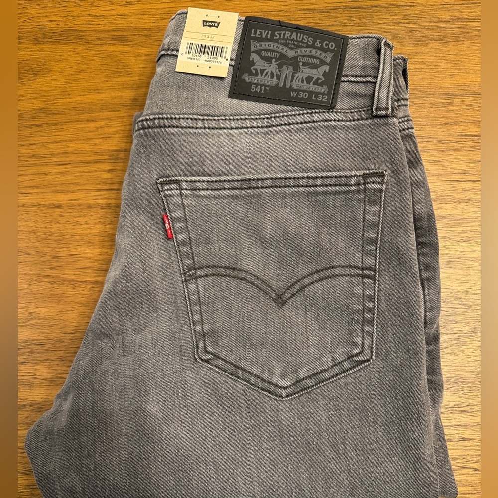 Men’s Levi 541 jeans